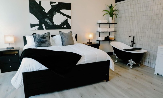 Aberdeen Apartment | Mayor's Suite offers a cozy loft for rent with beautiful historical views
