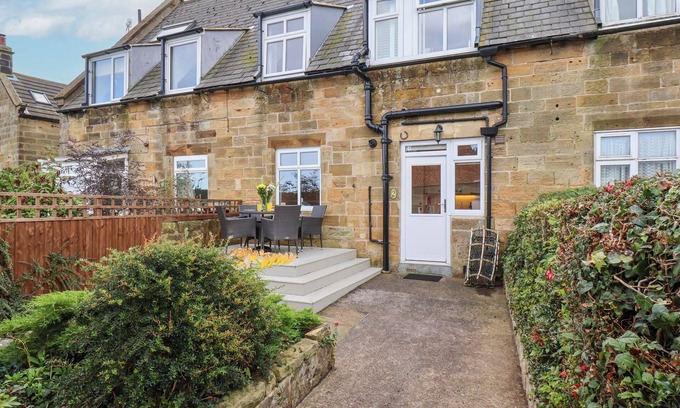 Fylingthorpe Cottage | MAYPOLE COTTAGE, family friendly, with a garden in Fylingthorpe