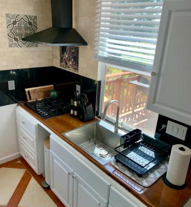 Los Gatos House | Mays Luxury Farmstay Sunset Cabin