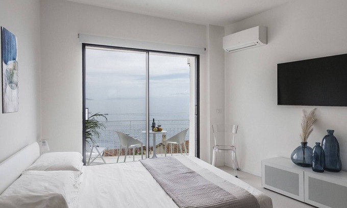 Mazzaro Apartment | Mazzarò Retreat by Wonderful Italy - Suite I