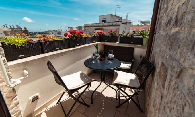 Old Town Cisternino Apartment | Mazzini Terrace - Exclusive Historic Center Apt