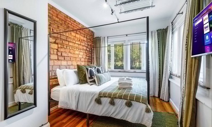 Cleveland Apartment | MC Loft at the Pillars-2bd 1bath University Cir