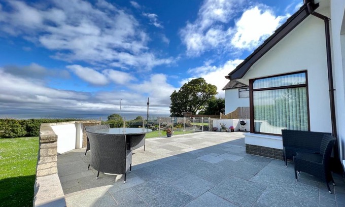 Larne House | McCareys Loanen Holiday Home