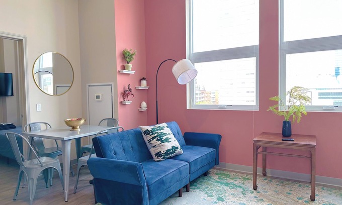 Near South Side Apartment | McCormick Place 2br/2ba with Optional Parking/Patio/Gym/sleeps 6