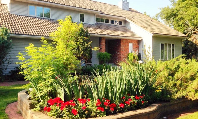 Drumheller Bed & Breakfast | McDougall Lane Bed & Breakfast