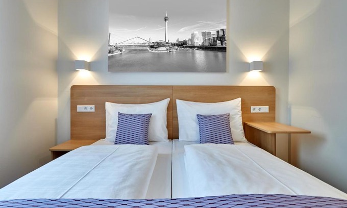 Lierenfeld Hotel | McDreams Hotel Düsseldorf-City