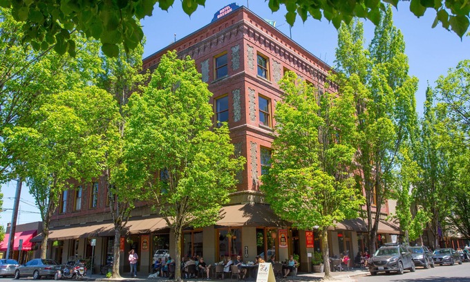 McMinnville Hotel | McMenamins Hotel Oregon