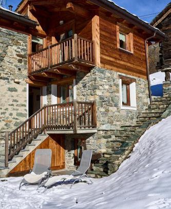 Valtournenche Apartment | MCX Vacation Rental - MAISON LOZ Duplex in villaggio tipico Valdostano con comfort moderni e panorama mozzafiato