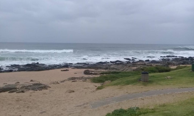 Umhlali Beach Apartment | Mdoni Tranquility is 1 km from Salt Rock Beach. In a Secure gated Complex