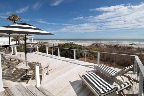 Folly Beach House | Me The Sea and Bobby McGee