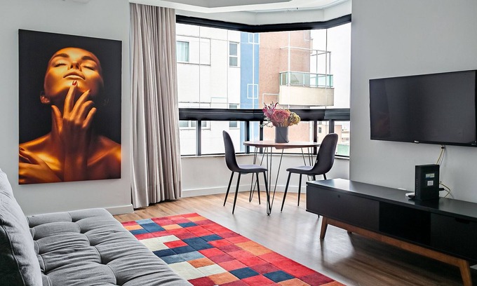 Centro Apartment | Me2 | APT 1Q | Excellent value with SEA view Pool and Gym #CA33