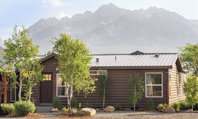 Stanley Cabin | Meadow Creek Suite #10