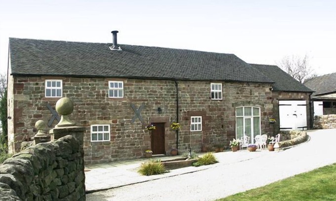 Ipstones Cottage | MEADOW PLACE, pet friendly, character holiday cottage in Ipstones