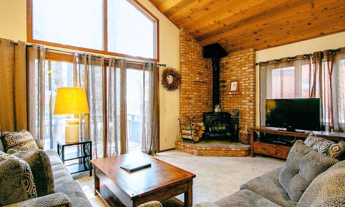 Mammoth Lakes Condo | Meadow Ridge 7