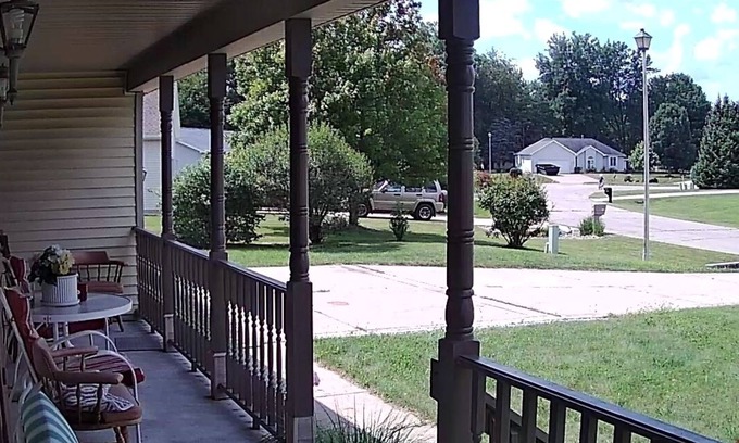 Adrian Bed & Breakfast | Meadowbrook in Quiet, Peaceful Setting in Adrian, private room