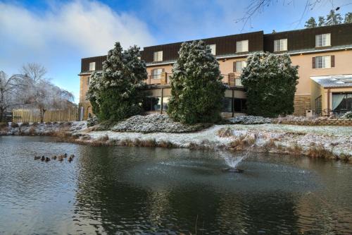 Blowing Rock Hotel | Meadowbrook Inn