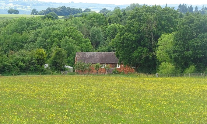 Clows Top Cottage | MEADOWFIELDS, pet friendly, with hot tub in Cleobury Mortimer