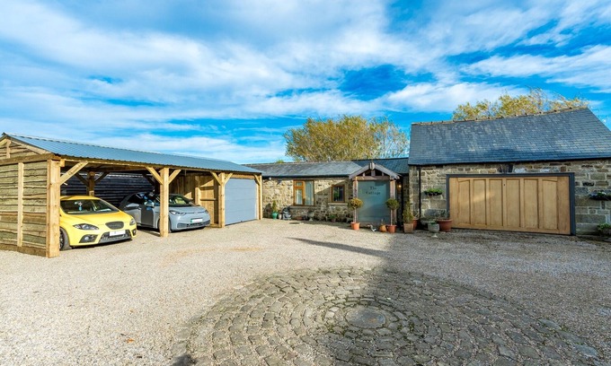 Otley Cottage | Meagill Cottage a Cozy retreat with hot tub