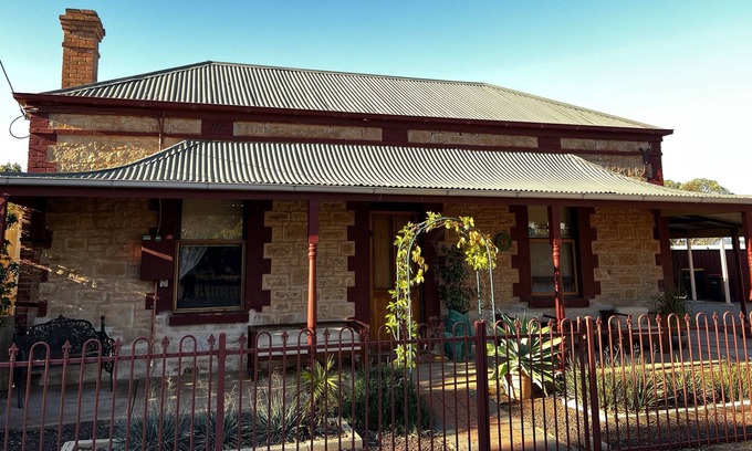 Wonoka House | Meaneys Rest