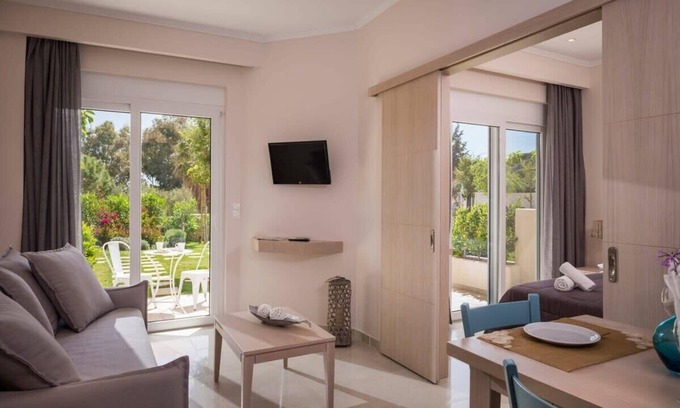 Gialos Apartment | Mear Superior Home - Crete Garden Escape
