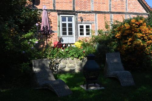 Dargun Apartment | Mecklenbü mit Teich, Kamin, Sauna und Hotpott
