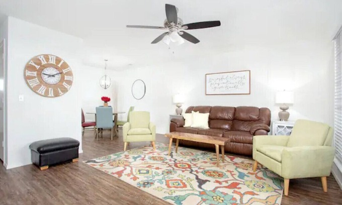 Amarillo House | Medi-Park Retreat - Cheerful 2 BD near Hospitals!