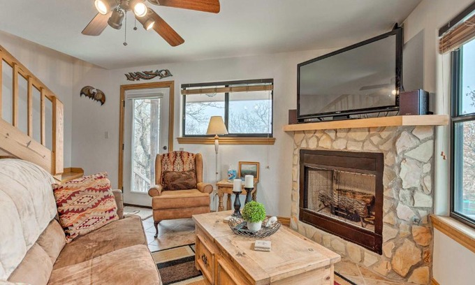 Medicine Park House | Medicine Park Cabin Rental with Mountain View