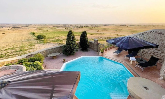Els Plans de Sio Villa | Medieval 16th Century Castle, 1 hour from Barcelona!