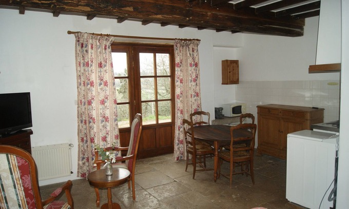 Mont-Saint-Jean House | Medieval village studio house