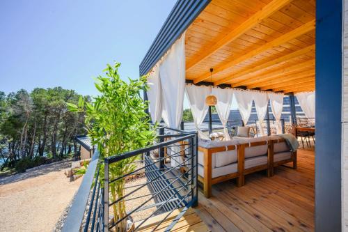 Drage House | Mediterranea - luxury mobile house with sundeck