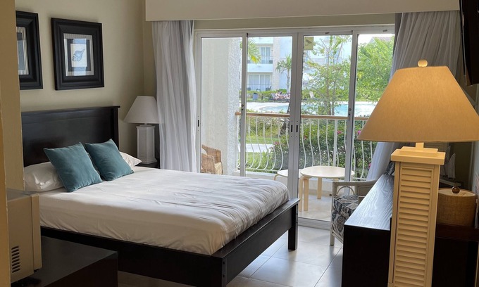 Dominicus Condo | Mediterranean Condo Surrounded by Turquoise Water