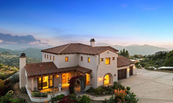 Escondido Apartment | Mediterranean Haven with Views in Escondido