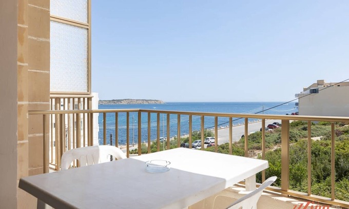Għadira Apartment | Mediterranean Living Right by the Beach