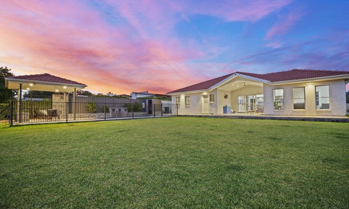 Dubbo House | Mediterranean Retreat | Pool, Golf Views, Near Zoo