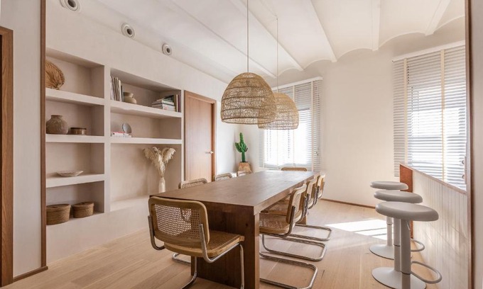 El Guinardo Apartment | Mediterranean retreat with 4 bedroom and 3 bathrooms