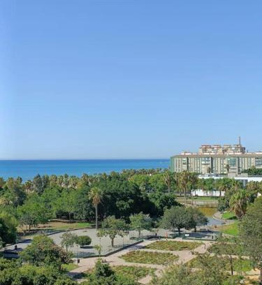 Parque Ayala Apartment | Mediterranean Sea Views Apartment in Huelin