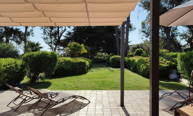 Canale-di-Verde House | Mediterranean vacation home for 4 people right on the sandy beach