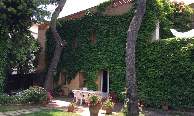 Premia de Mar Villa | Mediterranean Villa near the sea and Barcelona