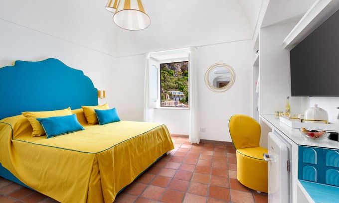 Liparlati Bed & Breakfast | Medusa Room