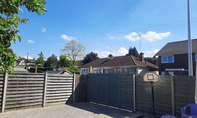 Gillingham House | Medway Bungalow, SEND Accessible, The Apple Tree in (Rainham) Gillingham, Kent.