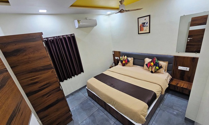 Panchgani Apartment | Meera's NB & DB 1 - bedroom apartment with WiFi and AC in picturesque Panchgani