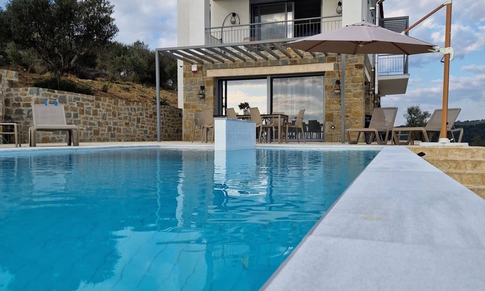 Foinikounta Villa | Meerblick und Bergblick, alleinstehendes Haus mit Pool, Barrierefrei im EG