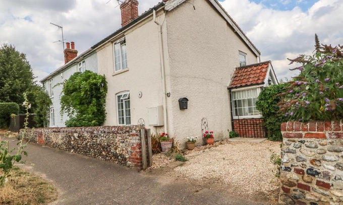 Drayton House | Megs Cottage