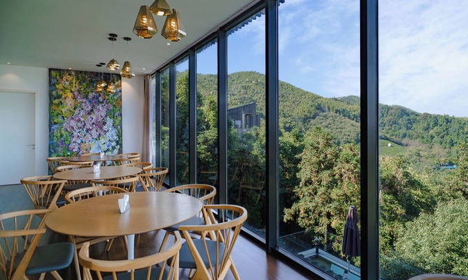 Xinchating Resort | Meijie Mountain Hotspring Resort