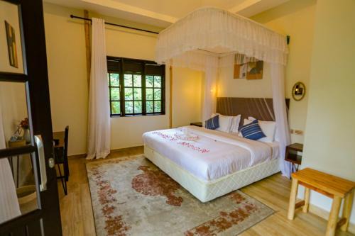 Kihihi Resort | Meizi-Meera Eco Resort