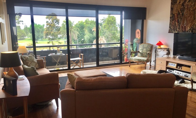 South Melbourne Apartment | Melbourne 2023 Grand Prix