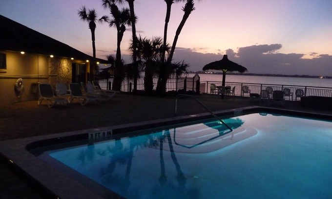 Melbourne Beach House | Melbourne Beach Cottage - Park Model - 3 Pools-Private Beach-Tennis-Clubhouses
