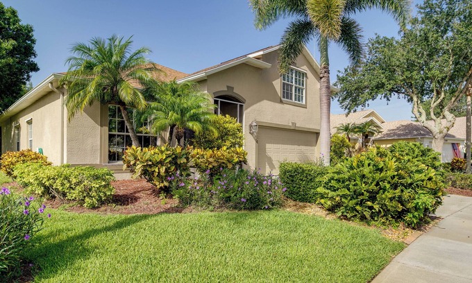 Tropic House | Melbourne Paradise w/ Porch - 7 Mi to Beaches!