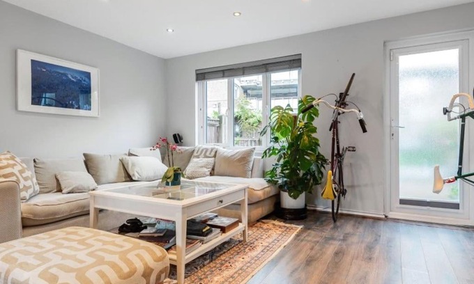Camberwell House | MELLOW'S COMFY ZONE 2 PAD 4 BED 3 BATH- NETFLIX