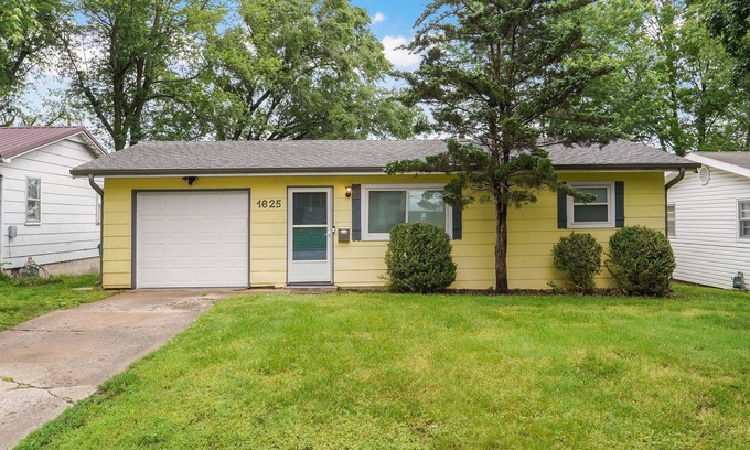 Springfield House | Mellow Yellow House